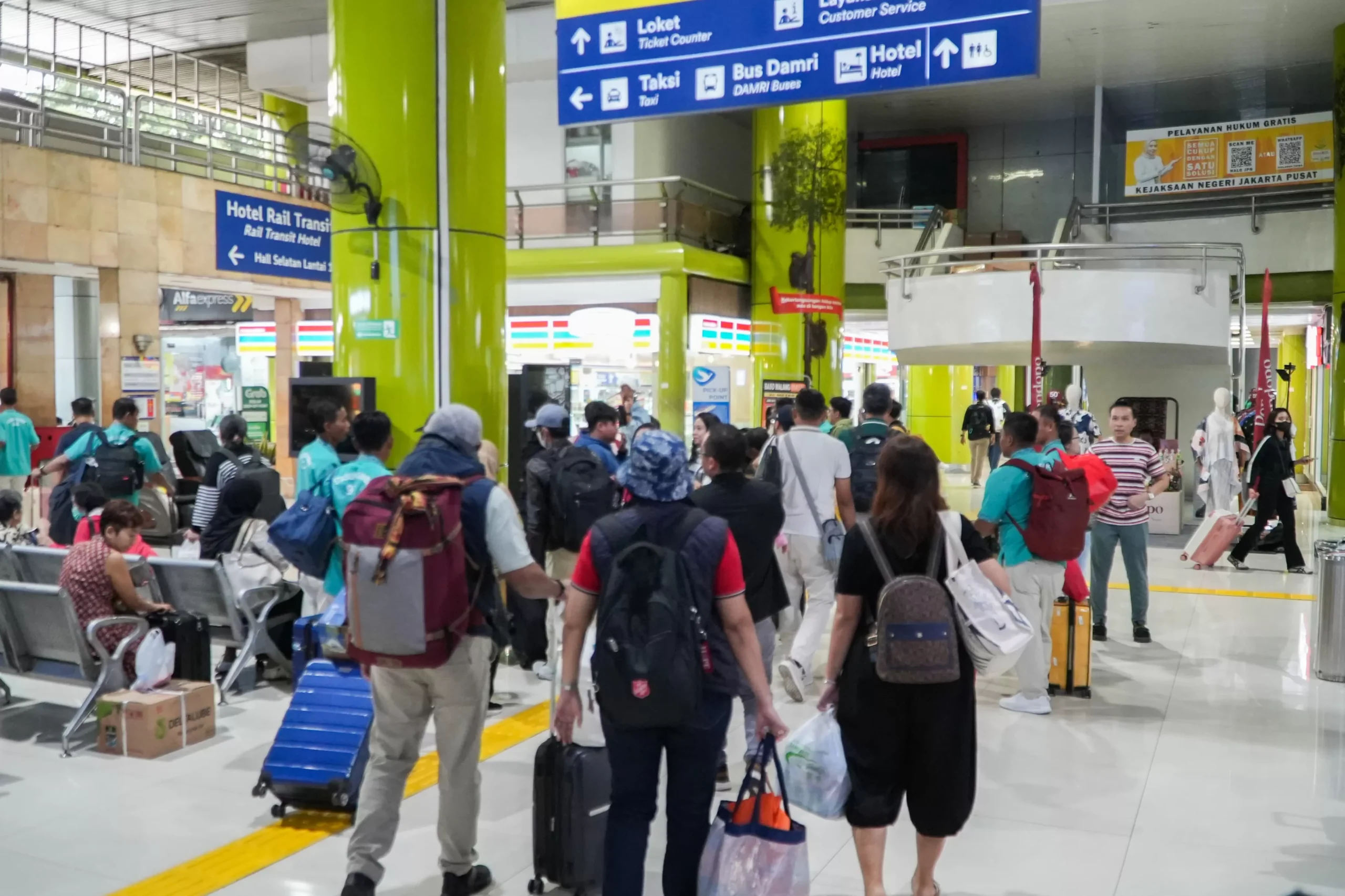 KAI Daop 1 Hadapi Lonjakan Penumpang di Libur Panjang Waisak 2025