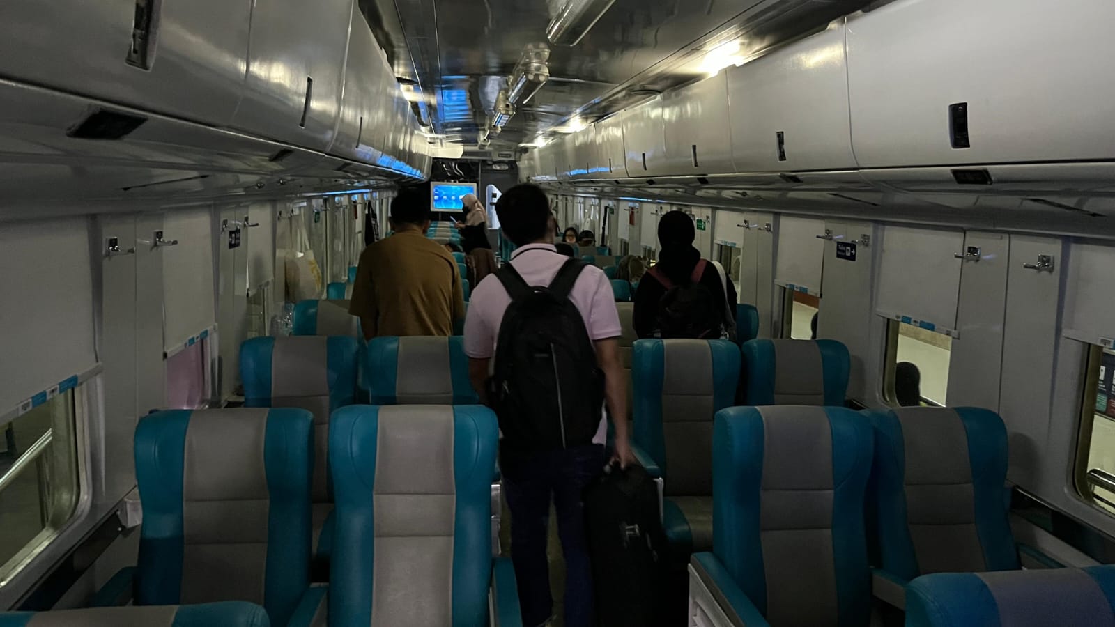 Tiket Kereta Ludes? Tenang, KAI Tambah 26 Perjalanan Lagi!