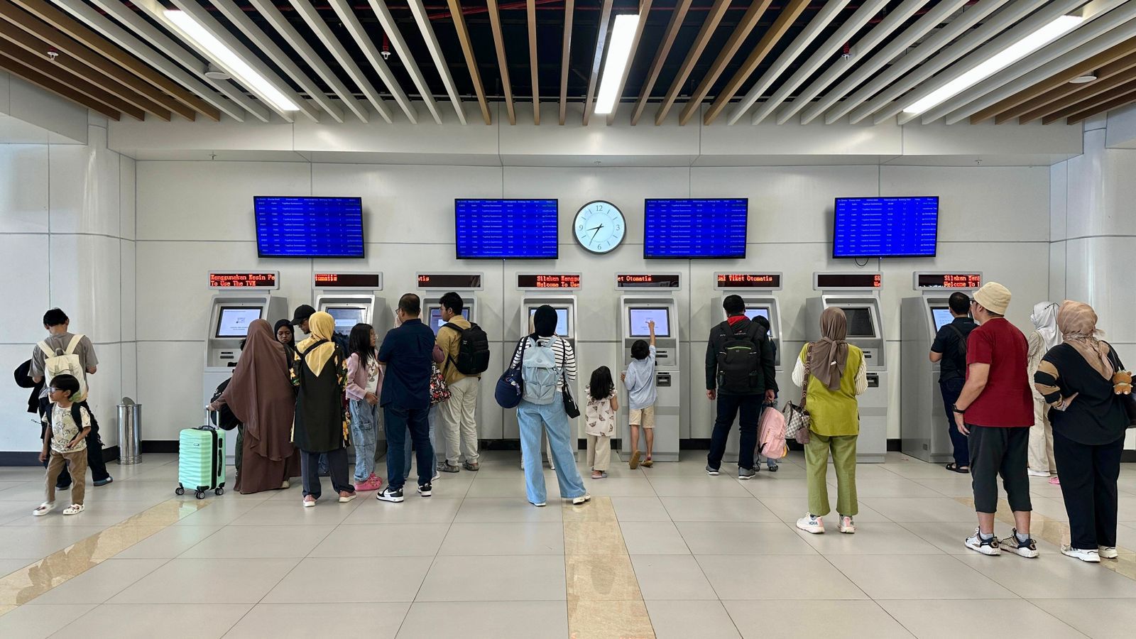 Libur Panjang Waisak, KCIC Maksimalkan Layanan dan Fasilitas untuk Penumpang