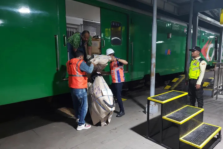 Solusi Logistik Modern, KA Parcel Daop 2 Bandung Buktikan Efektivitasnya