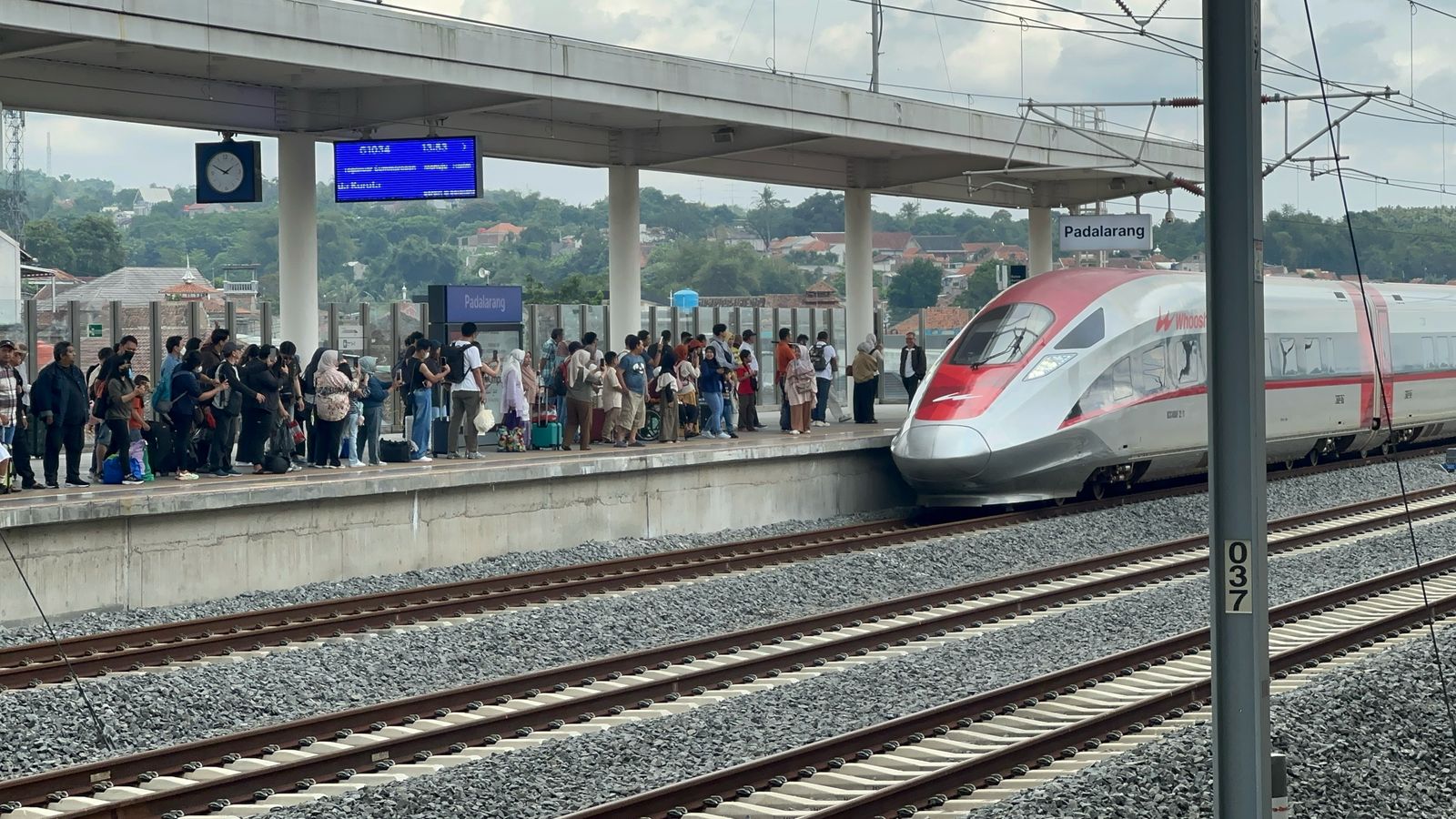 Capaian 9 Juta Penumpang Whoosh, Membawa Indonesia Lebih Dekat ke Transportasi Ramah Lingkungan