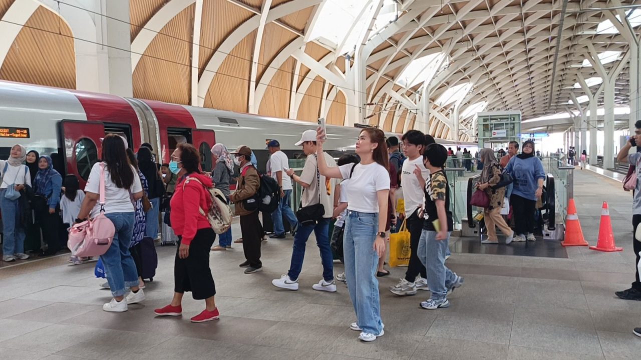 Dukungan KAI untuk Kebijakan Penggunaan Transportasi Umum ASN DKI Jakarta, Langkah Menuju Jakarta yang Lebih Berkelanjutan dan Ramah Lingkungan