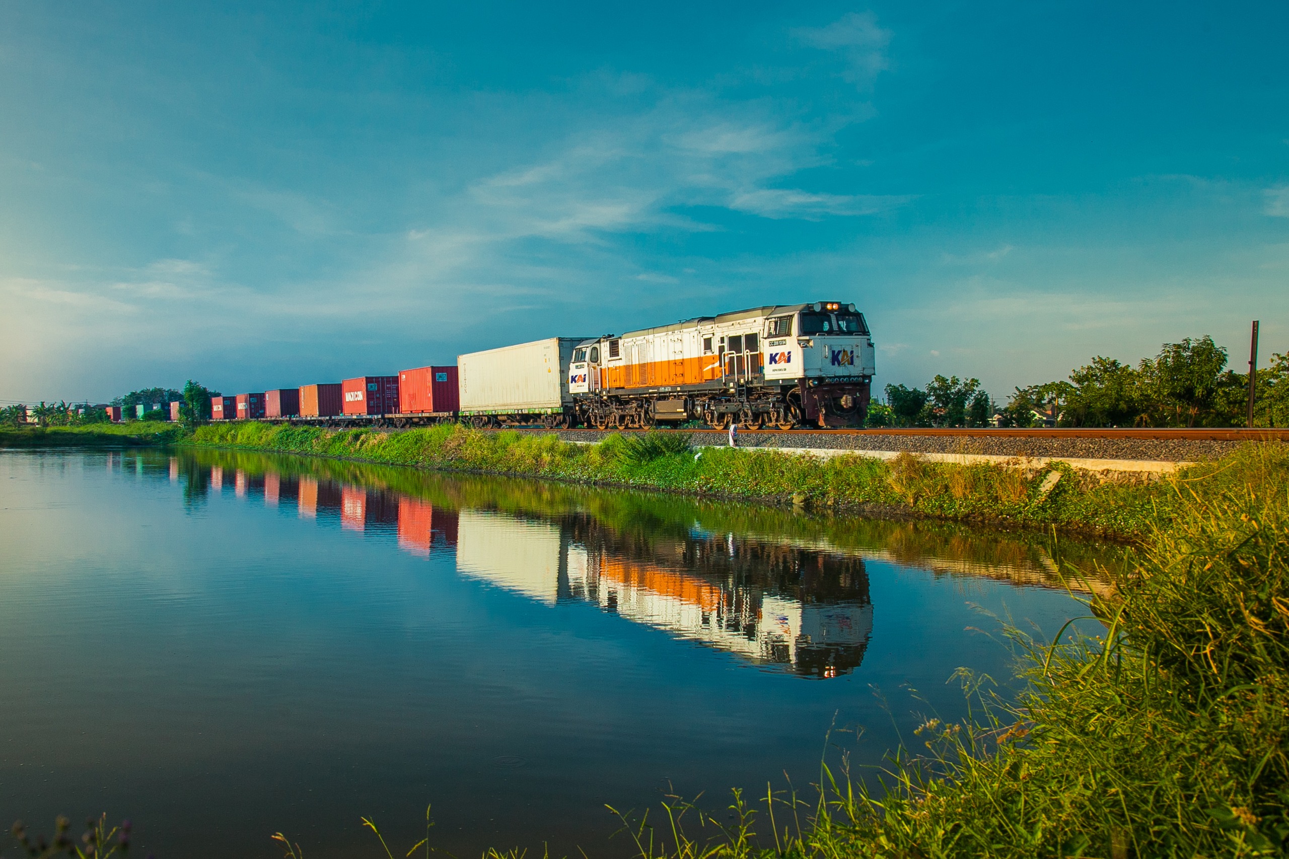 Solusi Logistik UMKM, Layanan Retail KAI Tumbuh Pesat di Awal 2025