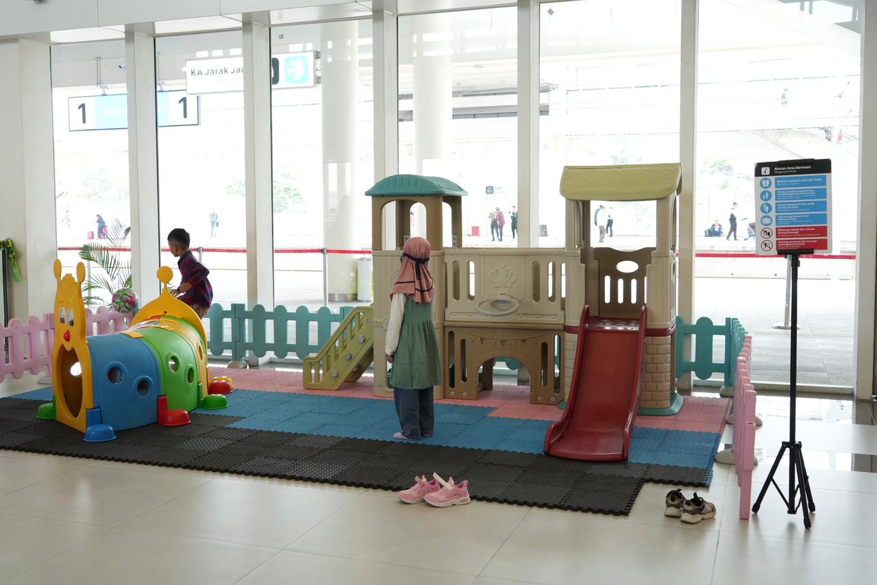 KCIC Permudah Liburan Keluarga dengan Tiket Gratis untuk Anak Usia di Bawah 3 Tahun