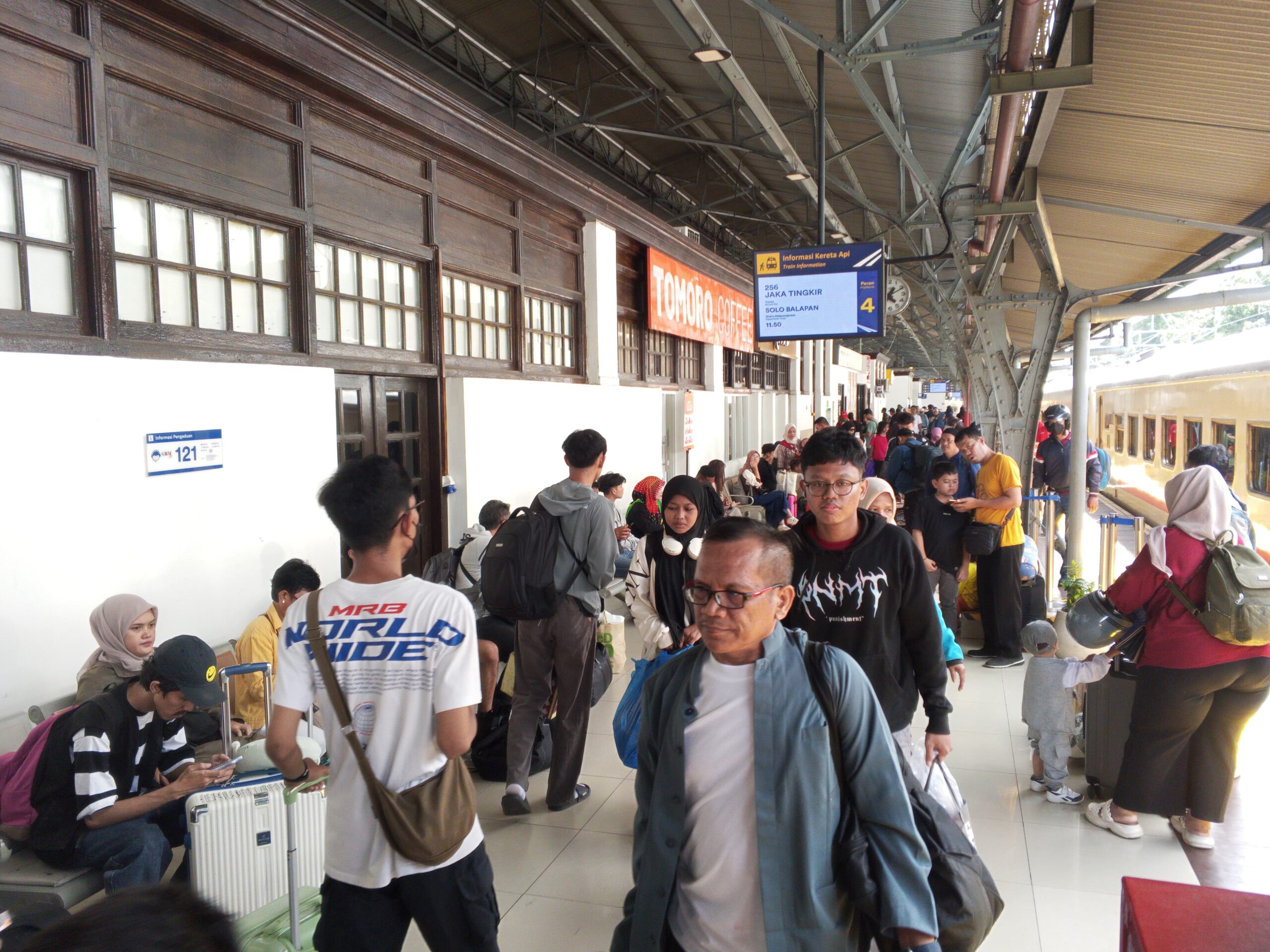 Transportasi Rel Tetap Jadi Favorit, KAI Layani Jutaan Penumpang Selama Libur Waisak