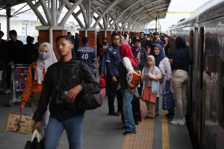 Daop 2 Catat Okupansi Kereta Tembus 135 Persen Saat Waisak, 168 Ribu Penumpang Terlayani
